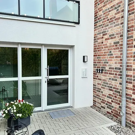 Lägenhet Kleine Auszeit -- Inklusive Parkplatz & Wifi, Geschirrspueler, Waschmaschine & Terrasse Mit Strandkorb -- Perfekt Fuer Urlaub & Business *