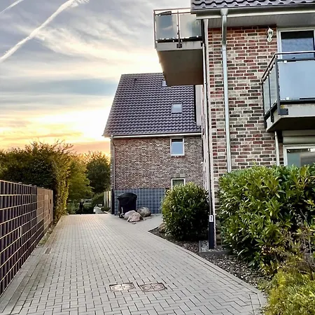 Kleine Auszeit -- Inklusive Parkplatz & Wifi, Geschirrspueler, Waschmaschine & Terrasse Mit Strandkorb -- Perfekt Fuer Urlaub & Business * Scharbeutz