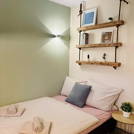 Kleine Auszeit -- Inklusive Parkplatz & Wifi, Geschirrspueler, Waschmaschine & Terrasse Mit Strandkorb -- Perfekt Fuer Urlaub & Business Lägenhet